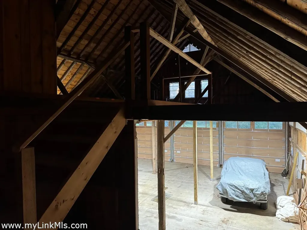 9 Moshup Trail Aquinnah MA 02535