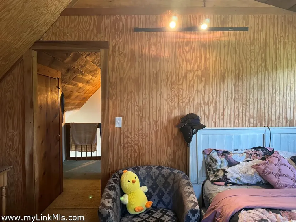 9 Moshup Trail Aquinnah MA 02535