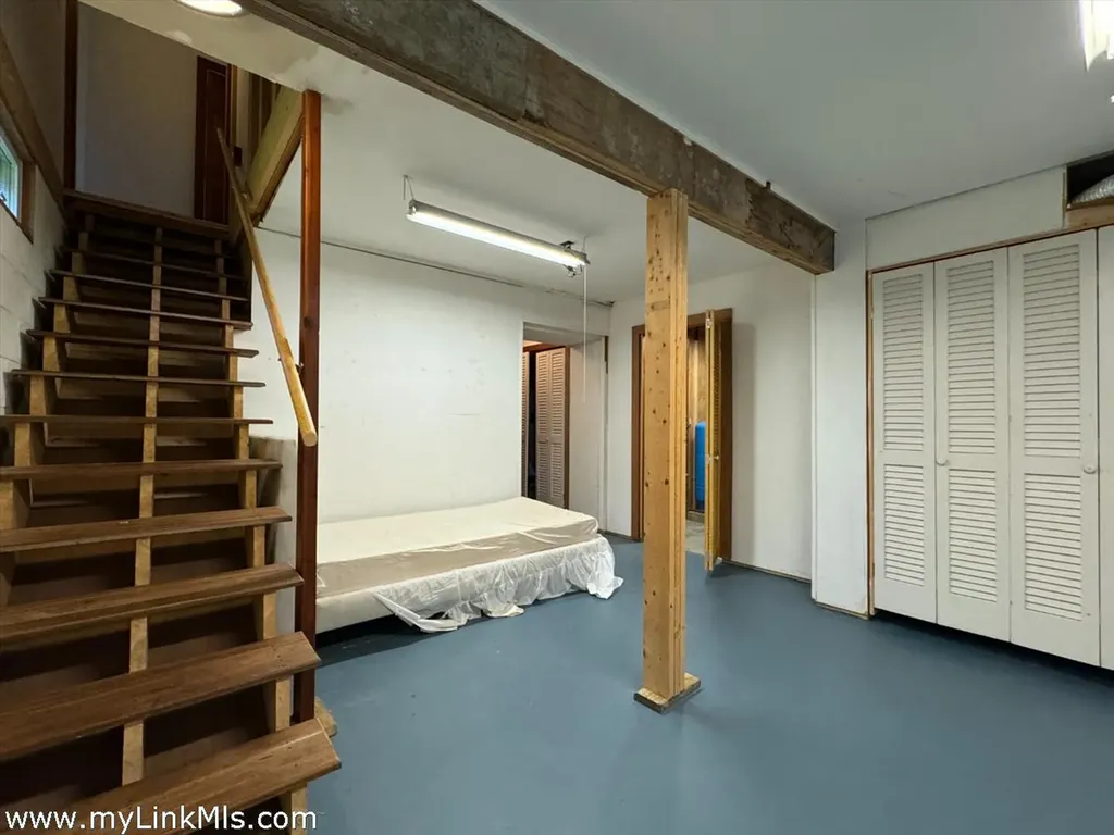 9 Moshup Trail Aquinnah MA 02535