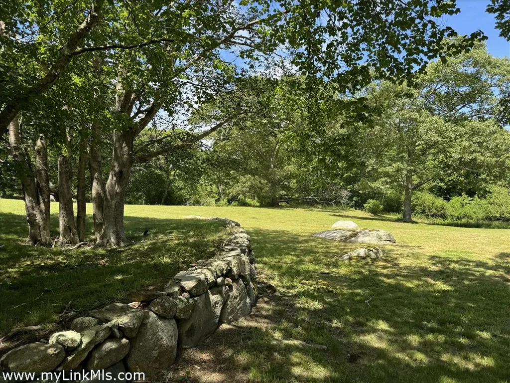 9 Moshup Trail Aquinnah MA 02535