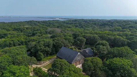 9 Moshup Trail Aquinnah MA 02535