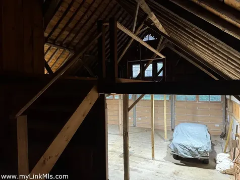 9 Moshup Trail Aquinnah MA 02535