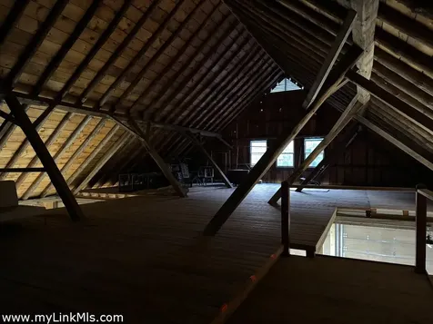 9 Moshup Trail Aquinnah MA 02535