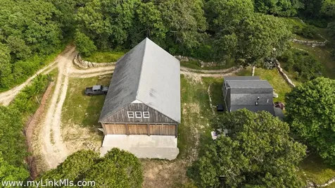 9 Moshup Trail Aquinnah MA 02535