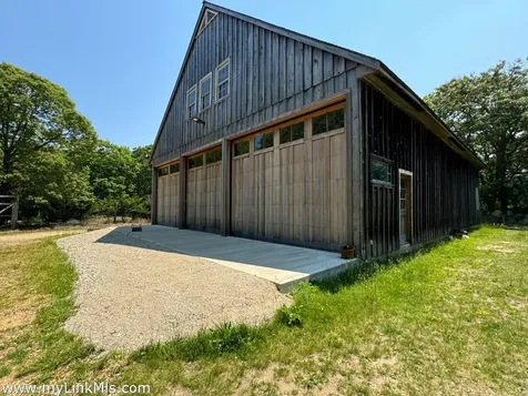 9 Moshup Trail Aquinnah MA 02535