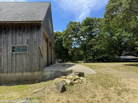 9 Moshup Trail Aquinnah MA 02535