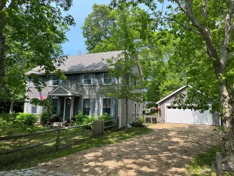 35 Stevens Avenue Oak Bluffs MA 02557