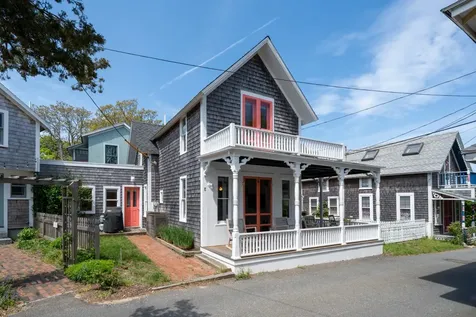 8 Rock Avenue Oak Bluffs MA 02557