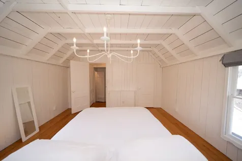 8 Rock Avenue Oak Bluffs MA 02557