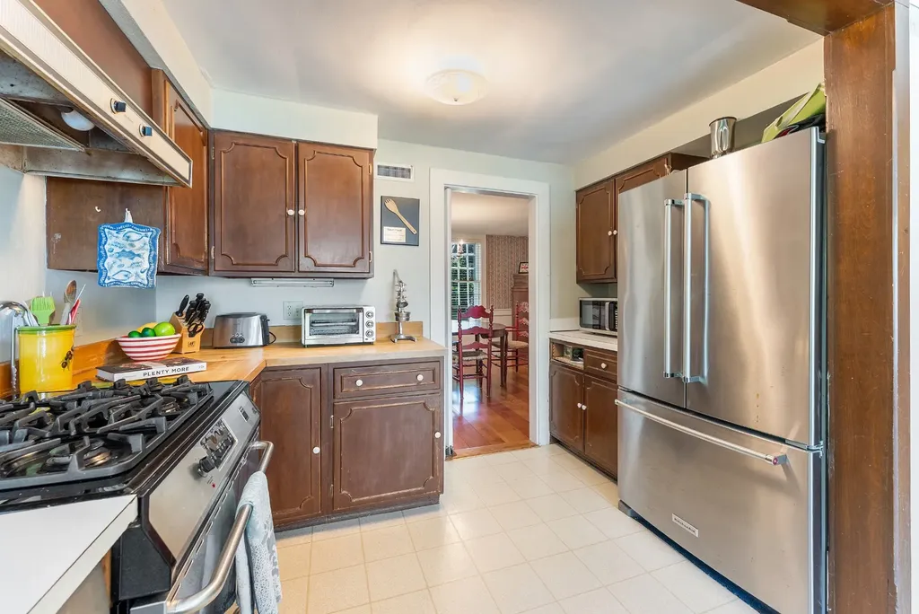 8 High Street Edgartown MA 02539