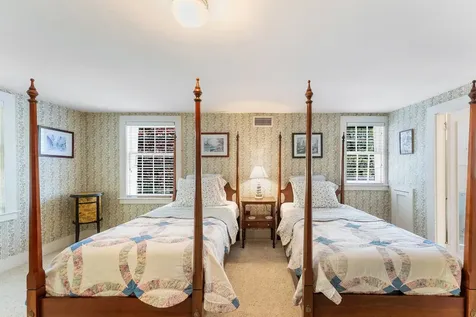 8 High Street Edgartown MA 02539