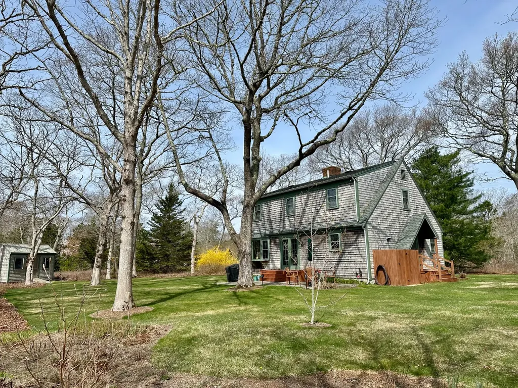 32 Machipscat Trail West Tisbury MA 02575