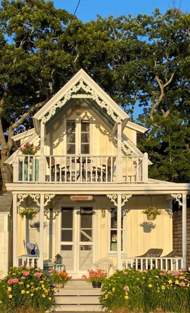 17 Siloam Avenue Oak Bluffs MA 02557