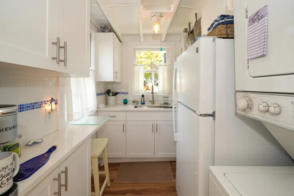 17 Siloam Avenue Oak Bluffs MA 02557