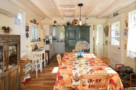 17 Siloam Avenue Oak Bluffs MA 02557