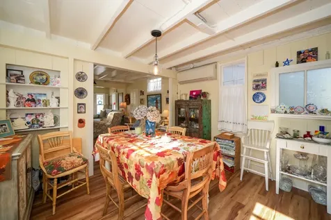 17 Siloam Avenue Oak Bluffs MA 02557