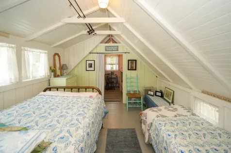 17 Siloam Avenue Oak Bluffs MA 02557