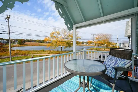 17 Siloam Avenue Oak Bluffs MA 02557