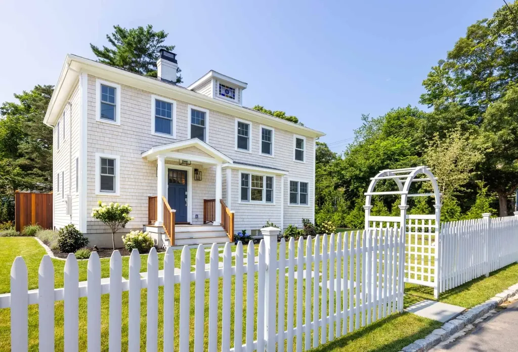 5 Pine Tree Lane Vineyard Haven MA 02568