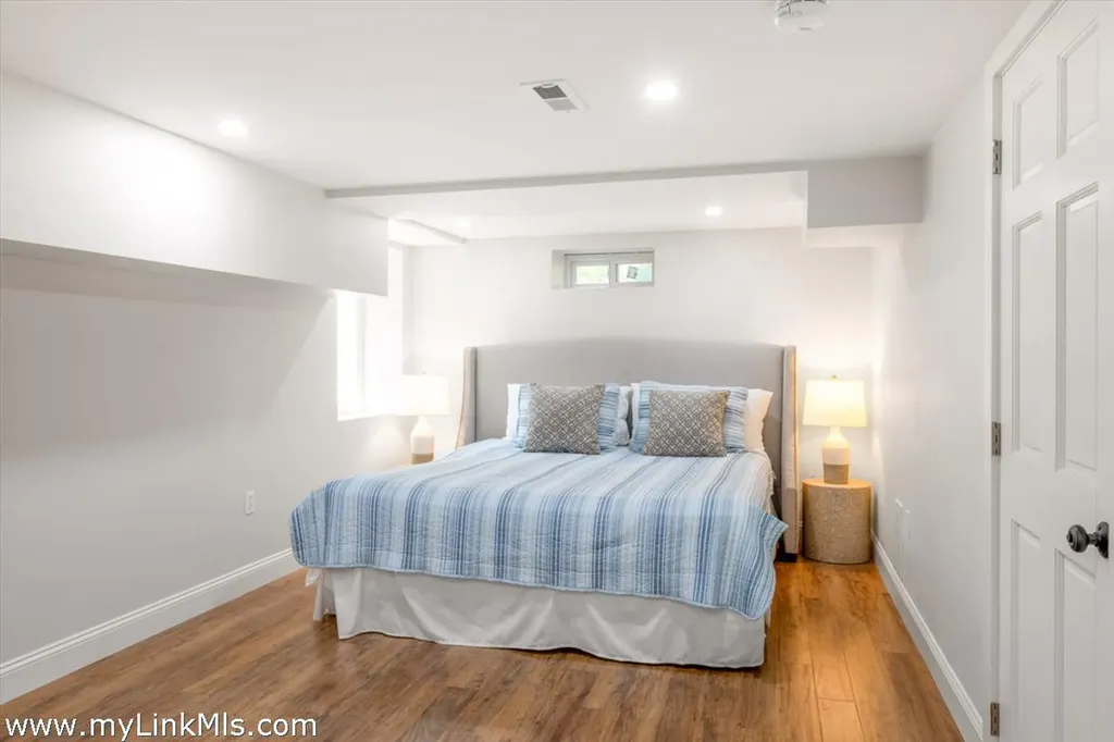 5 Pine Tree Lane Vineyard Haven MA 02568