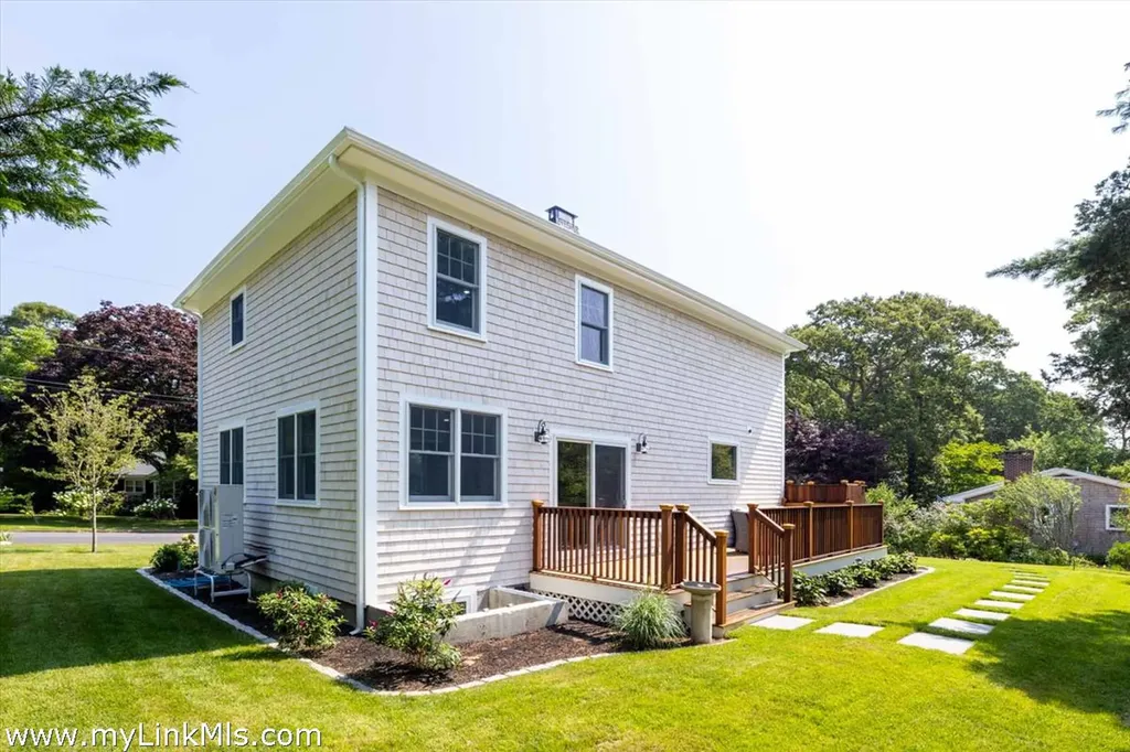 5 Pine Tree Lane Vineyard Haven MA 02568