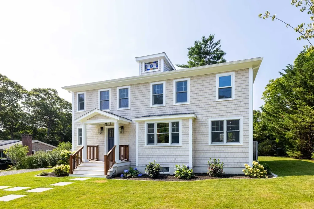 5 Pine Tree Lane Vineyard Haven MA 02568