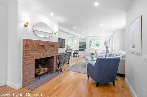 5 Pine Tree Lane Vineyard Haven MA 02568