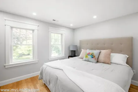 5 Pine Tree Lane Vineyard Haven MA 02568