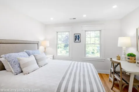 5 Pine Tree Lane Vineyard Haven MA 02568