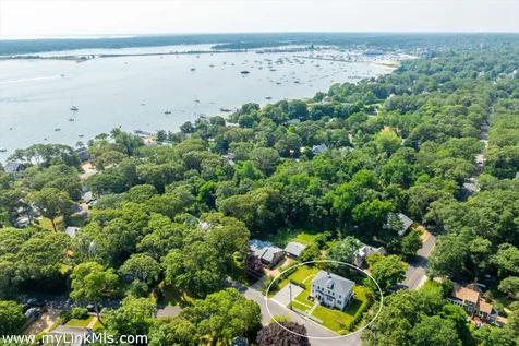 5 Pine Tree Lane Vineyard Haven MA 02568
