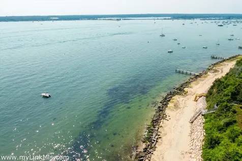 5 Pine Tree Lane Vineyard Haven MA 02568