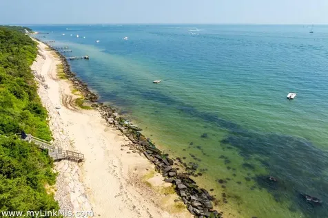 5 Pine Tree Lane Vineyard Haven MA 02568