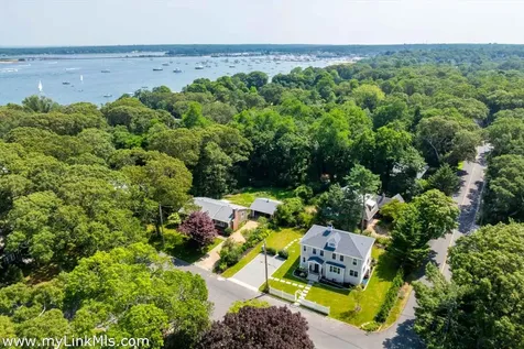 5 Pine Tree Lane Vineyard Haven MA 02568
