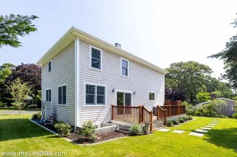 5 Pine Tree Lane Vineyard Haven MA 02568