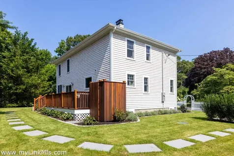 5 Pine Tree Lane Vineyard Haven MA 02568