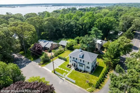 5 Pine Tree Lane Vineyard Haven MA 02568