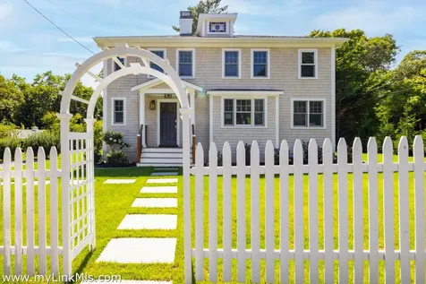 5 Pine Tree Lane Vineyard Haven MA 02568