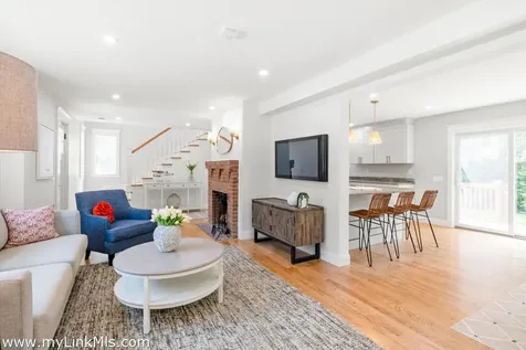 5 Pine Tree Lane Vineyard Haven MA 02568