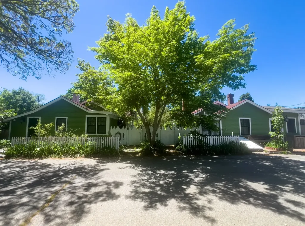 12 & 14 Maple Avenue Oak Bluffs MA 02557
