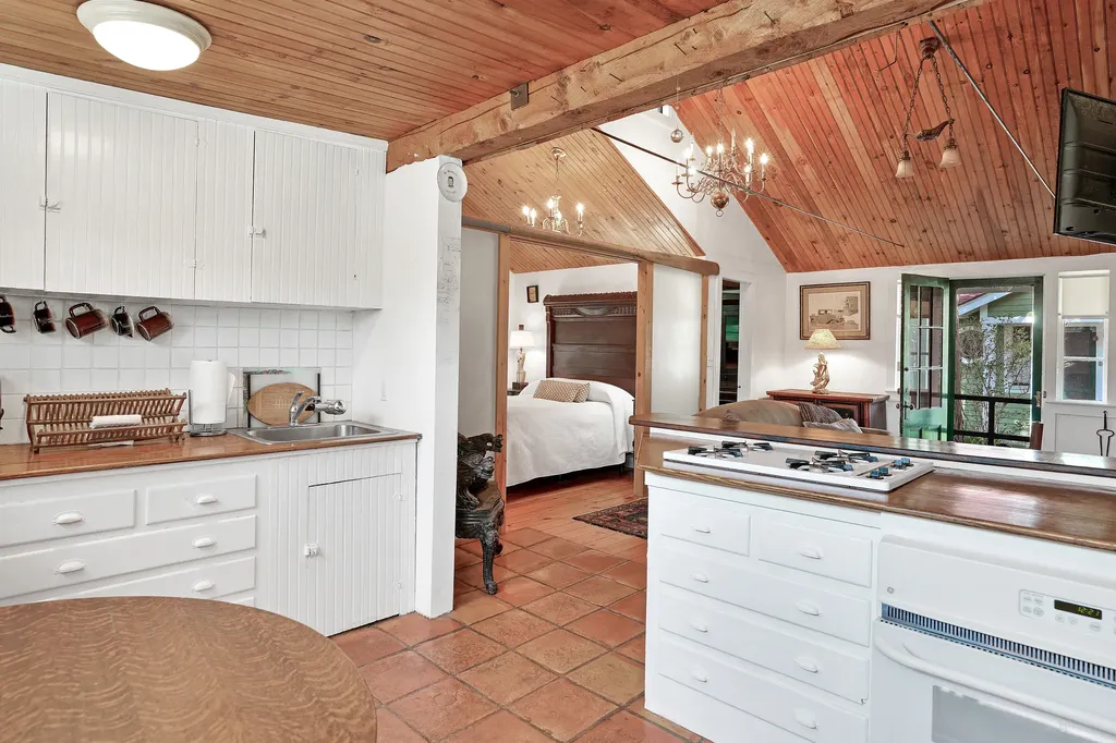 12 & 14 Maple Avenue Oak Bluffs MA 02557