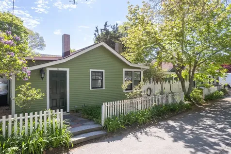 12 & 14 Maple Avenue Oak Bluffs MA 02557