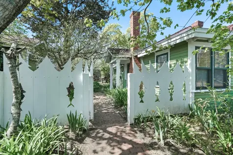 12 & 14 Maple Avenue Oak Bluffs MA 02557