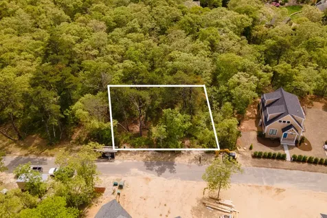 35 Double Ox Road Oak Bluffs MA 02557