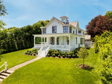 118 William Street Vineyard Haven MA 02568