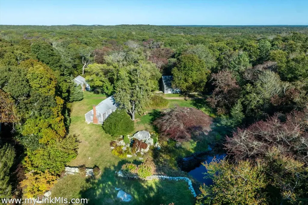 15 Crowell Road West Tisbury MA 02575