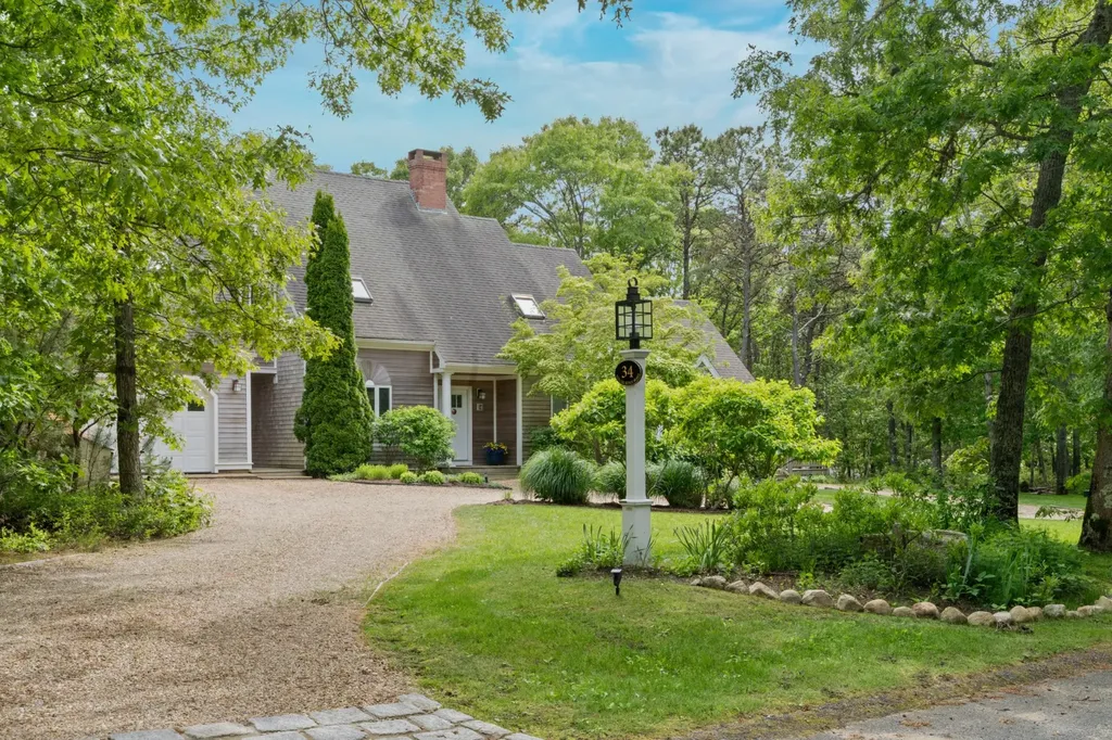 34 Tower Ridge Road Oak Bluffs MA 02557