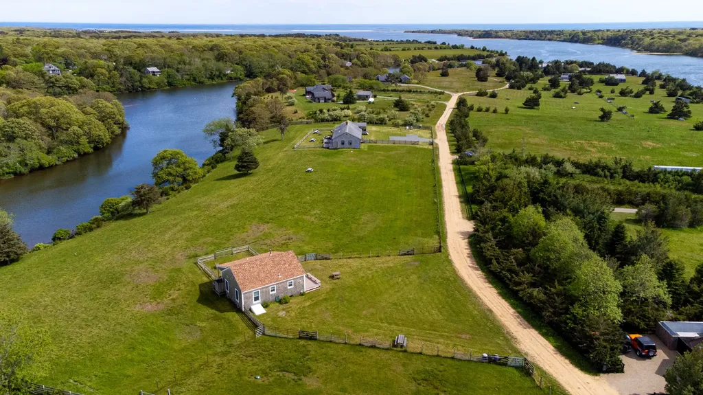 104 Pond View Farm Road West Tisbury MA 02575