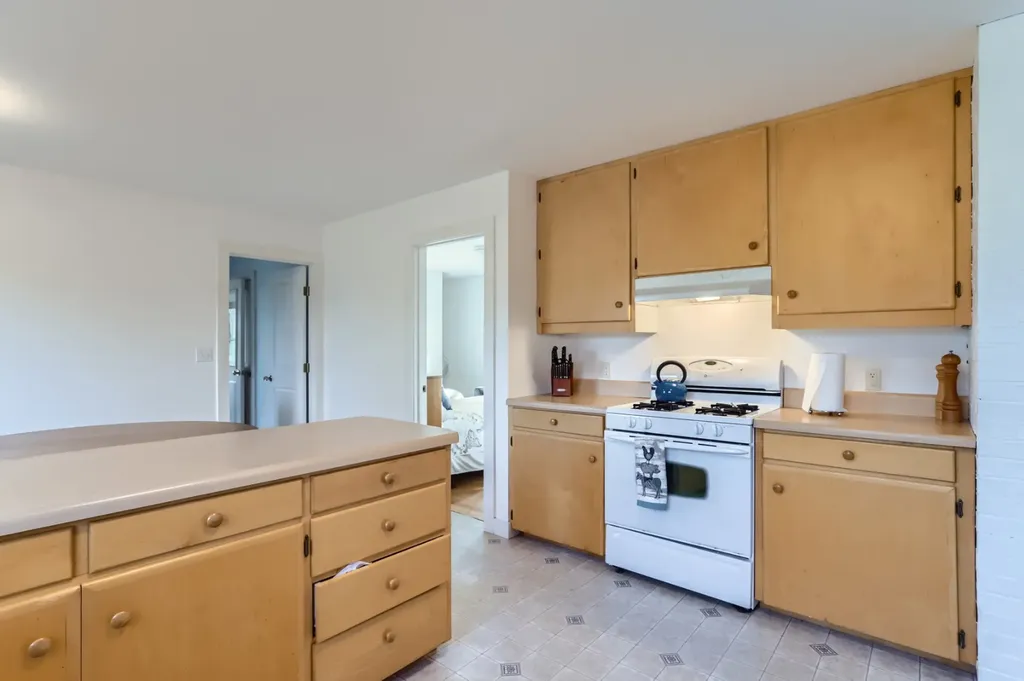 104 Pond View Farm Road West Tisbury MA 02575