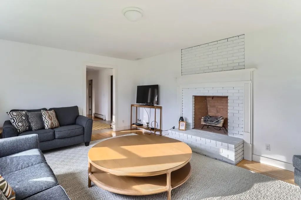 104 Pond View Farm Road West Tisbury MA 02575