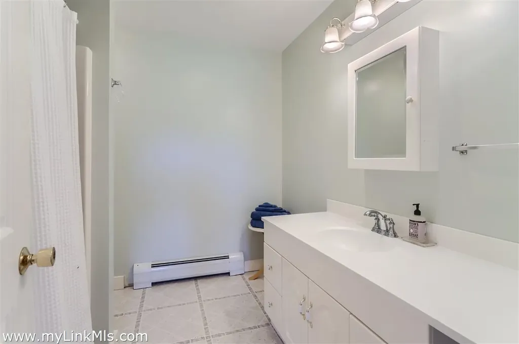 104 Pond View Farm Road West Tisbury MA 02575